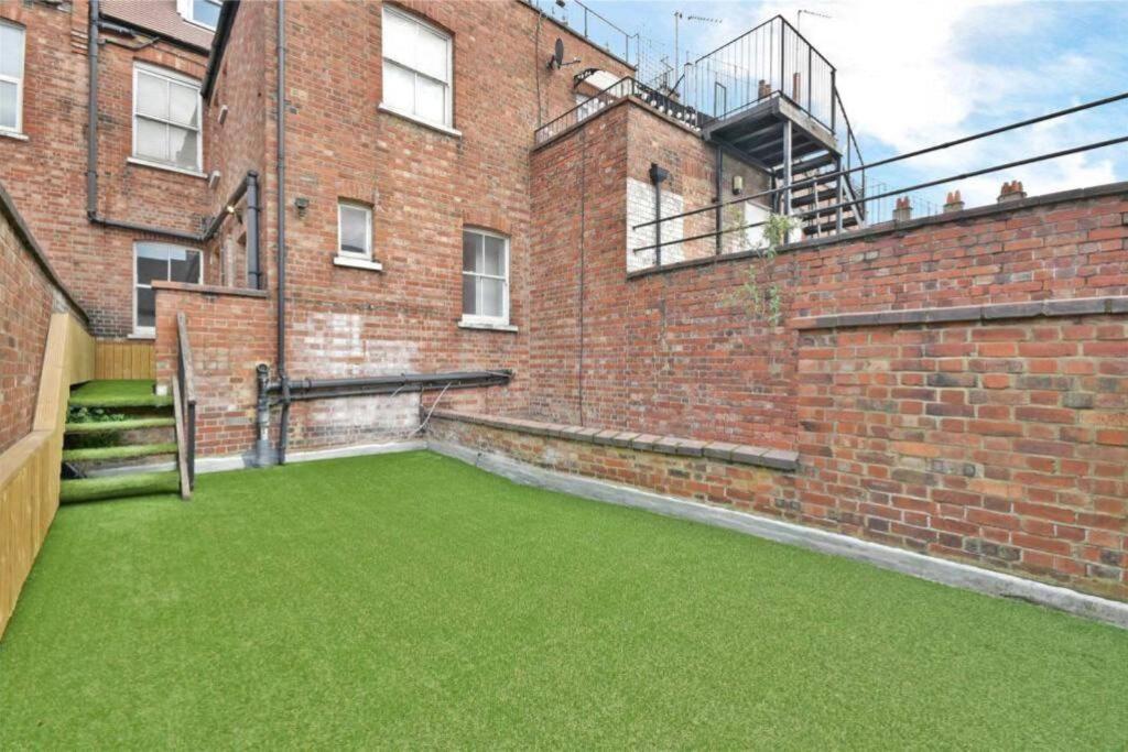 Luxury 3 Bed Apartment - Huge Outdoor Terrace & Amazing Transport Links Londres Extérieur photo